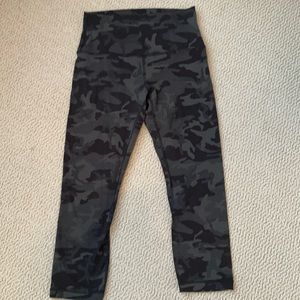 Lululemon cropped camo legging